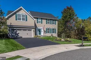 1102 Autumnview Ln, Pottstown, PA 19464 - Photo 3