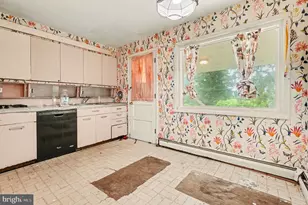 8403 Newbold Ln, Laverock, PA 19038 - Photo 5