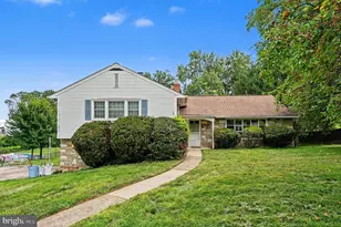 8403 Newbold Ln, Laverock, PA 19038 - Photo 1