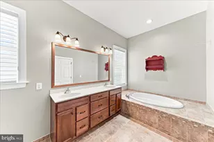 618 Regency Hills Dr, Collegeville, PA 19426 - Photo 17