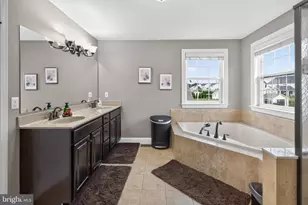 2009 Woodbridge Ln, Pennsburg, PA 18073 - Photo 41