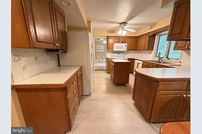 305 Garrison Way, Gulph Mills, PA 19428 - Photo 11