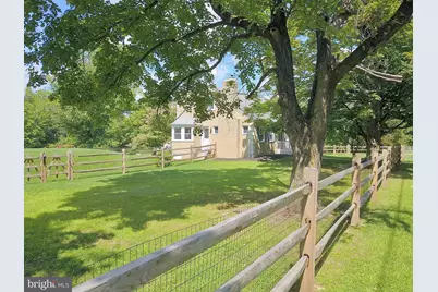341 E Mount Kirk Avenue, Eagleville, PA 19403 - Photo 3