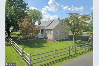 341 E Mount Kirk Avenue, Eagleville, PA 19403 - Photo 5
