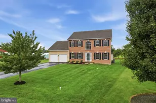 318 Elmwood Ln, Telford, PA 18969 - Photo 1