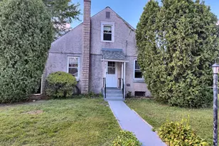 629 Maple Dr, Pottstown, PA 19464 - Photo 1