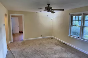 629 Maple Dr, Pottstown, PA 19464 - Photo 5