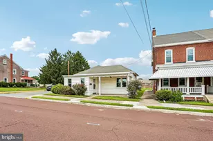 427 W Race St, Pottstown, PA 19464 - Photo 3