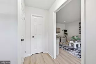 206 Georgetowne Ct, Royersford, PA 19468 - Photo 5