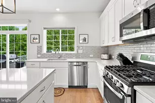 204 Spring Ln, Royersford, PA 19468 - Photo 3