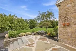 1484 Grasshopper Rd, Huntingdon Valley, PA 19006 - Photo 3