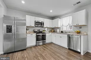 28 Castle Dr, Gilbertsville, PA 19525 - Photo 7