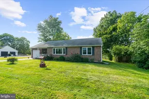 1207 Red Hill Rd, Pennsburg, PA 18073 - Photo 3