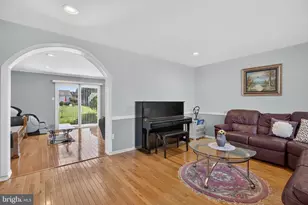 1071 Plowshare Rd, Blue Bell, PA 19422 - Photo 3