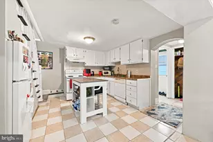 407 Jefferson St, Bridgeport, PA 19405 - Photo 7