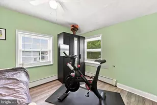 407 Jefferson St, Bridgeport, PA 19405 - Photo 17