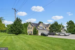 725 N Sumneytown Pike, Lansdale, PA 19446 - Photo 3