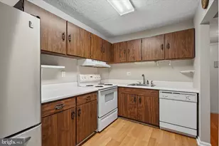 137 Woodstream Dr, West Norriton, PA 19403 - Photo 3