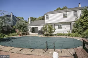 2908 Village Green Ln, Norristown, PA 19403 - Photo 9