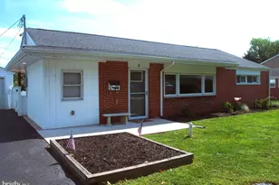 8 Laurel Ln, Plymouth Meeting, PA 19462 - Photo 1