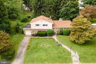 310 Hedgerow Ln, Wyncote, PA 19095 - Photo 3