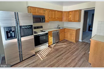 802 Seminole Gdns, Ambler, PA 19002 - Photo 3