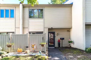 51 Twin Brooks Dr, Willow Grove, PA 19090 - Photo 1