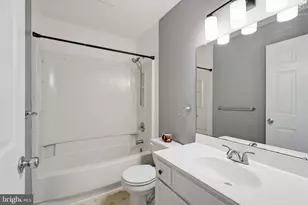 642 New Market Dr, Souderton, PA 18964 - Photo 17