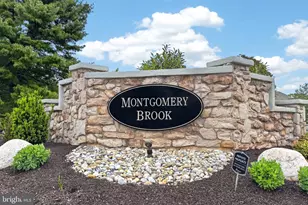 906 Foxmeadow Dr, Royersford, PA 19468 - Photo 1