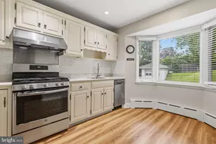 1046 Huntingdon Rd, Abington, PA 19001 - Photo 9