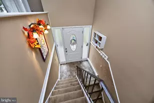 971 Oakdale Dr, Pottstown, PA 19464 - Photo 3