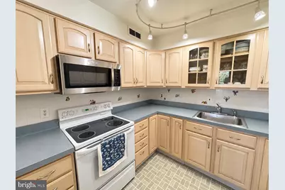 601 Whitpain Hls Hills, Blue Bell, PA 19422 - Photo 7
