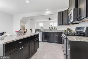 225 Tulip Ln, Gilbertsville, PA 19525 - Photo 13