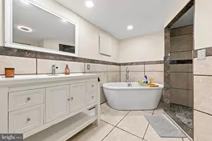 1424 Juniper St, Norristown, PA 19401 - Photo 29