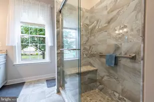 1075 Burgundy Cir, Pennsburg, PA 18073 - Photo 33