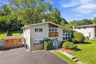 38 Red Rowan Ln, Plymouth Meeting, PA 19462 - Photo 3