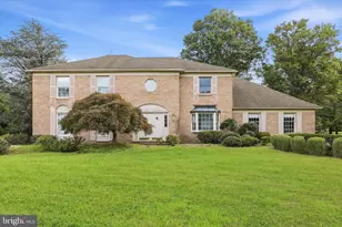 201 Hemlock Cir, North Wales, PA 19454 - Photo 1