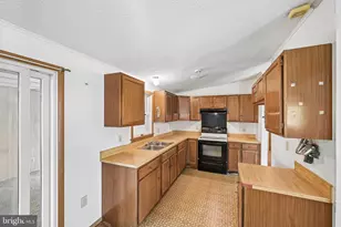 213 Pleasantview Ave, Schwenksville, PA 19473 - Photo 11