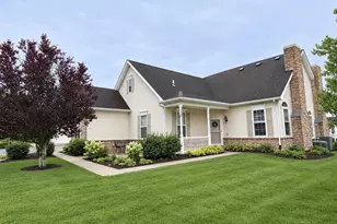 1022 Bordeaux Ln, Pennsburg, PA 18073 - Photo 1