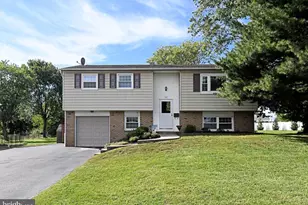 117 Meadowland Dr, Red Hill, PA 18076 - Photo 1