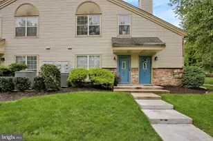 607 Foxcroft Cir, Royersford, PA 19468 - Photo 1