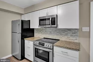607 Foxcroft Cir, Royersford, PA 19468 - Photo 9