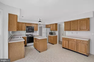 153 Hunsicker Dr, Collegeville, PA 19426 - Photo 9