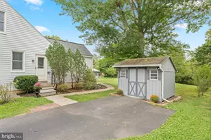 162 Maple Ave, Collegeville, PA 19426 - Photo 3