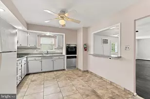 604 Gary Ln, Norristown, PA 19401 - Photo 7