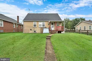 210 E Howard St, Stowe, PA 19464 - Photo 31
