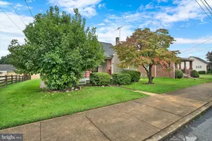 210 E Howard St, Stowe, PA 19464 - Photo 3