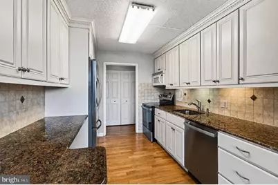 1001 City Avenue #EE-1021, Wynnewood, PA 19096 - Photo 13