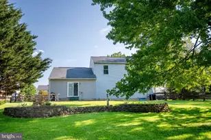 616 Jennifer Ln, Gilbertsville, PA 19525 - Photo 5