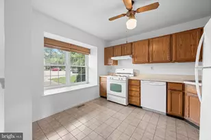 420 Snowflake Cir, West Norriton Twp, PA 19403 - Photo 5